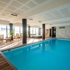 Aparthotel Le Barracuda & Spa, Centre Port, Pieds Dans L'eau, Vue ****