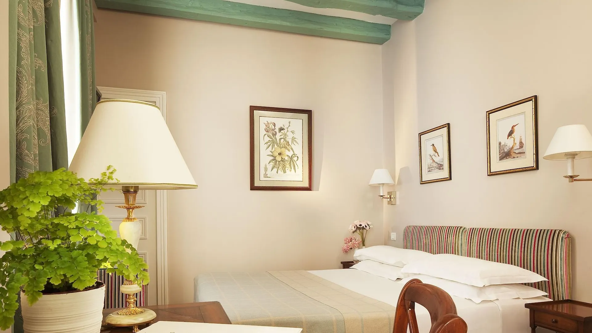 Hotel Le Relais Saint Honore Paříž