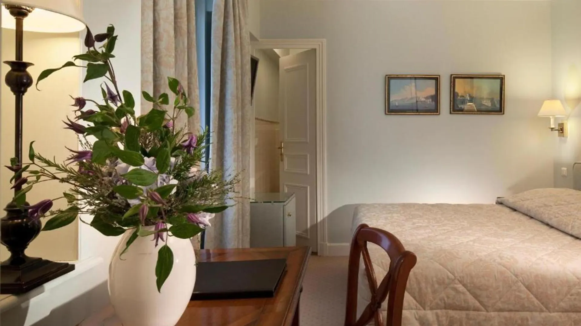 **** Hotel Le Relais Saint Honore Paříž Francie
