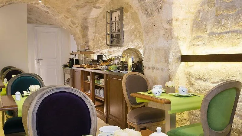 **** Hotel Le Relais Saint Honore Paříž Francie
